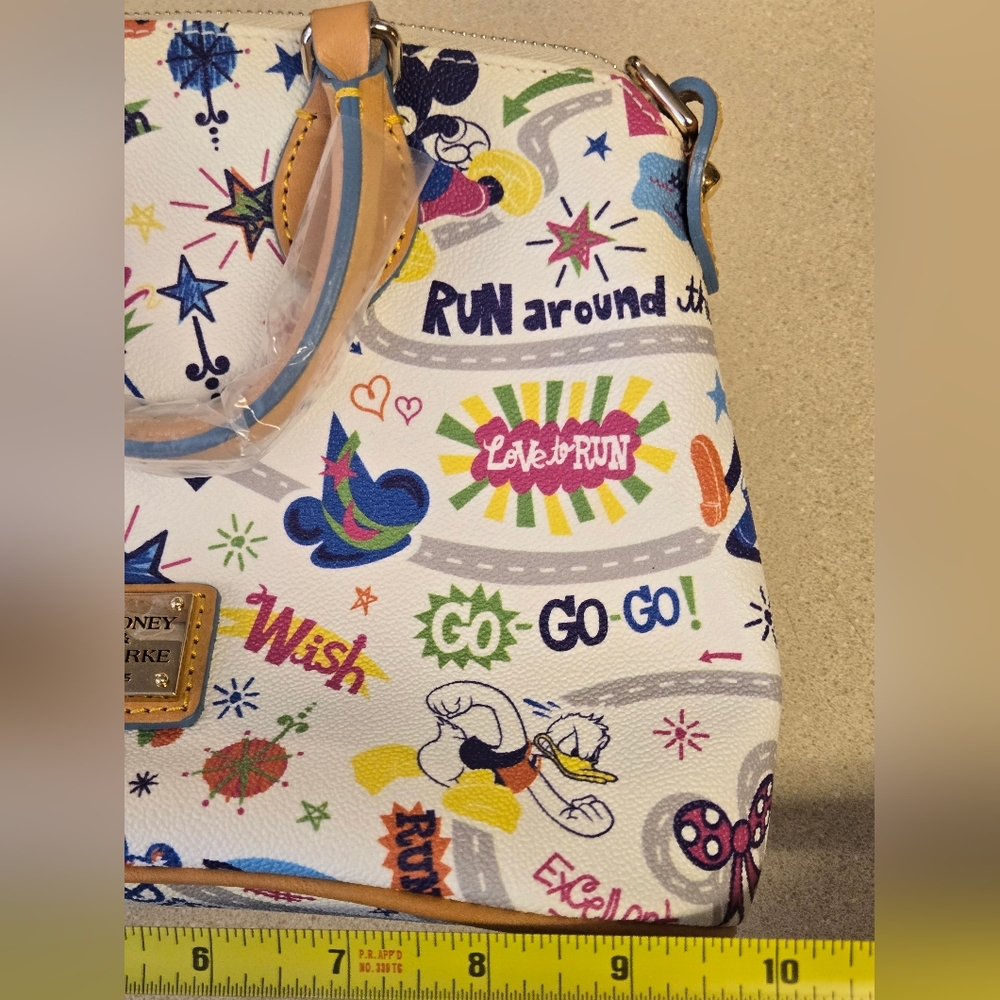 Run Disney Dooney & Bourke 2014 Walt Disney World Marathon Crossbody Purse Nwt - Picture 16 of 16